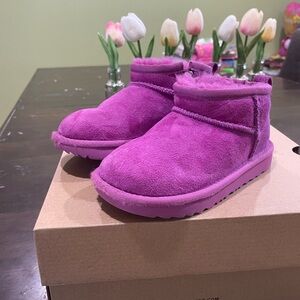 Toddler Girl Ultra Mini Ugg Size 10